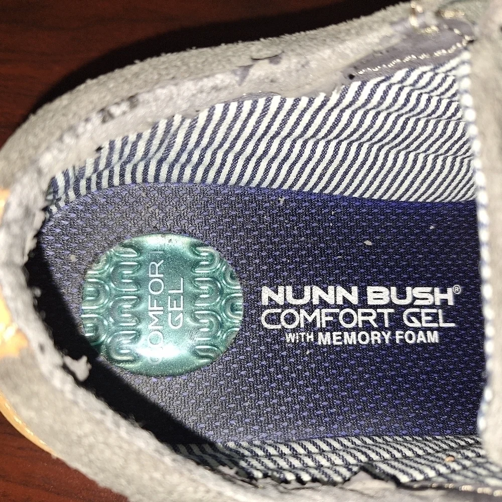 A pair of Nunn Bush grey suede mens oxfords in a size 10.5 in great condition